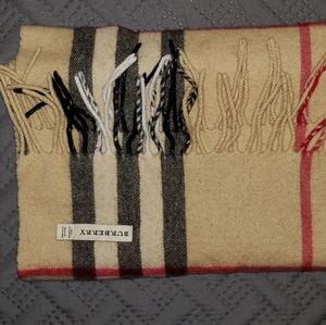 Burberry  Scarf